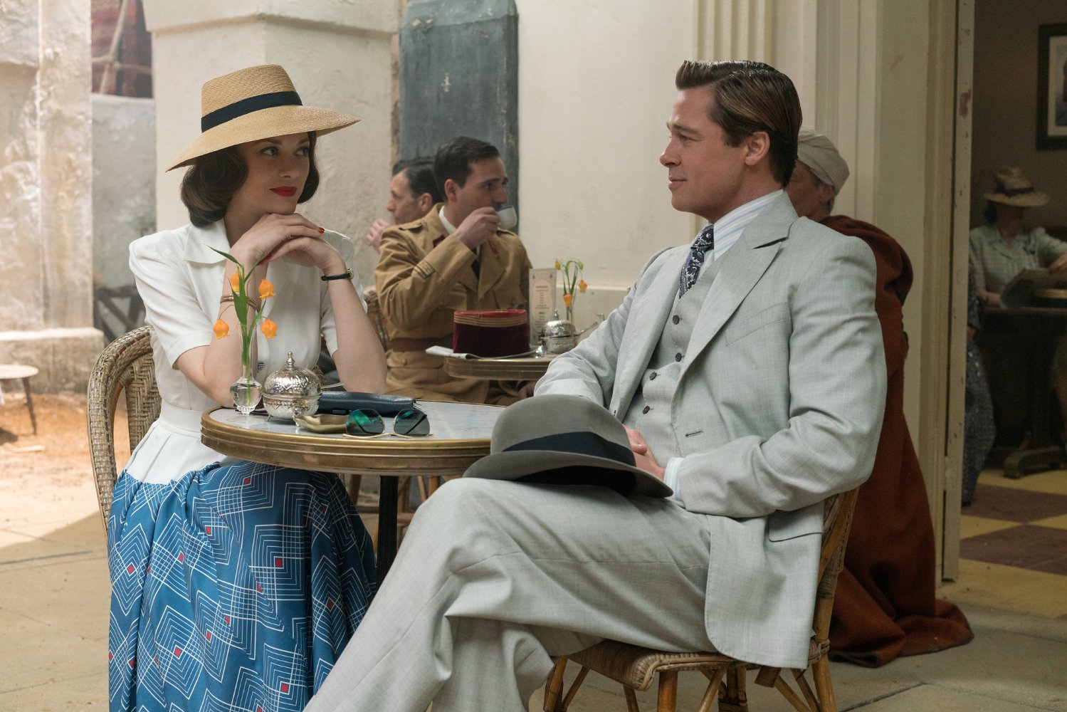 ALLIED Secures Some Pulpy Thrills, But the Drama Falls Flat