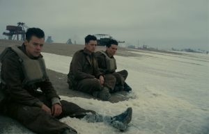 Dunkirk-close-up-soldiers-on-beach