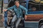CAUGHT STEALING is Eccentric, But Ultimately Engrossing